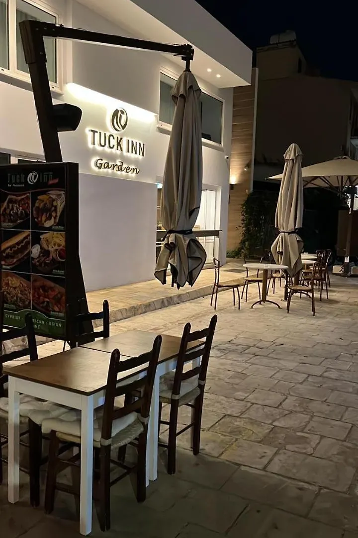 Tuck Inn Larnaca Lägenhetshotell