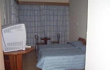 Lägenhetshotell Tuck Inn Larnaca