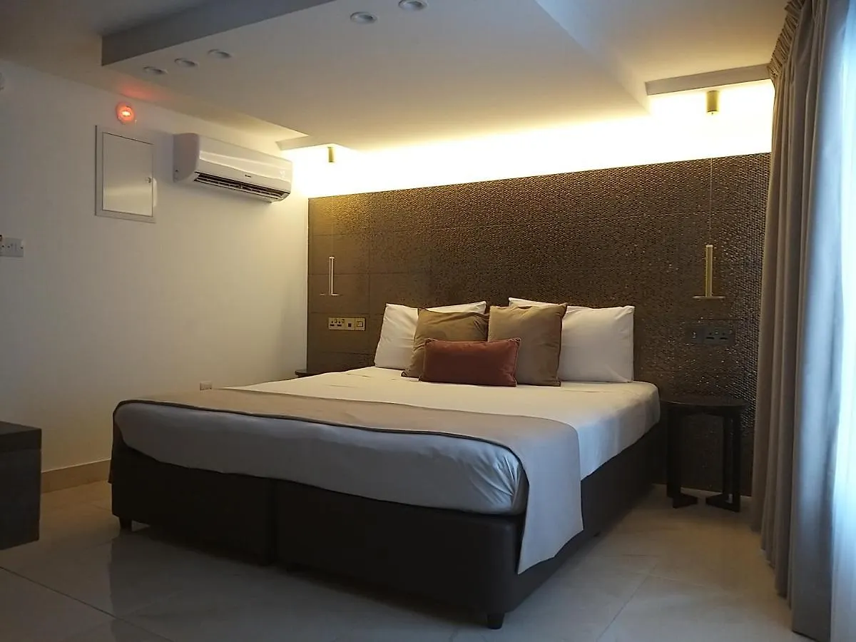 Tuck Inn Lárnaka Apartmanhotel